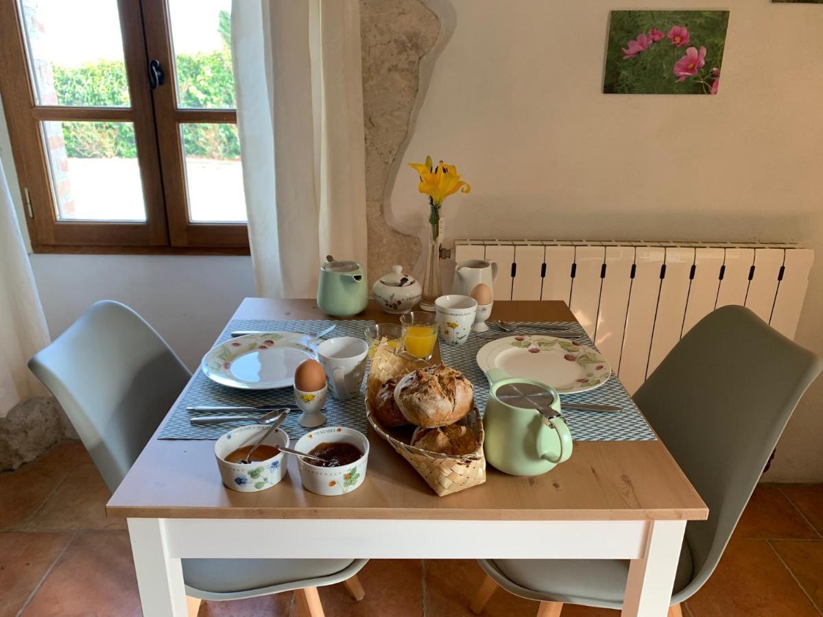 Hotel Au Mas De Janita Cahuzac-sur-Vère Esterno foto