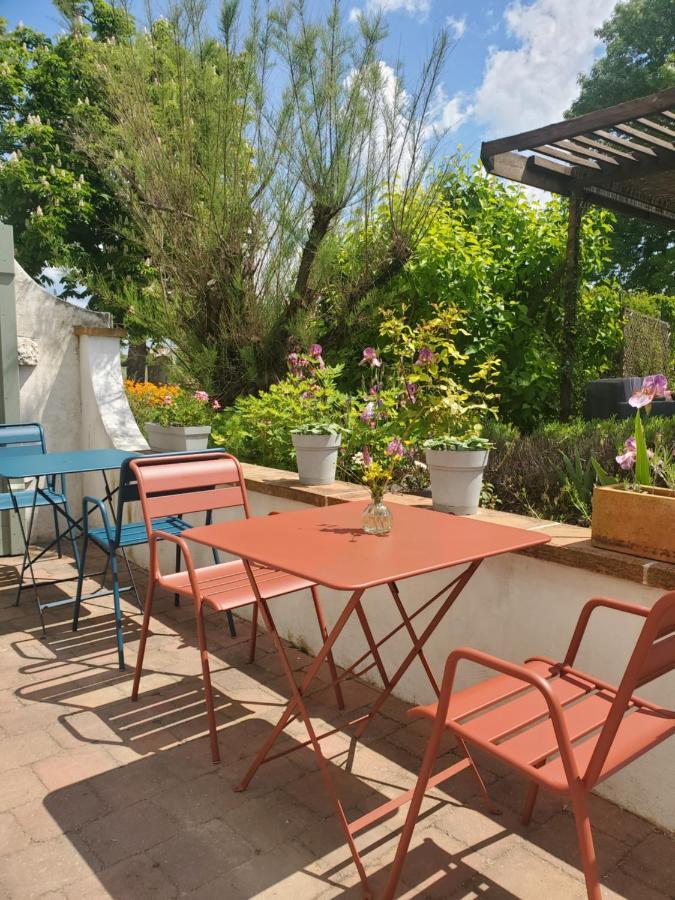Hotel Au Mas De Janita Cahuzac-sur-Vère Esterno foto
